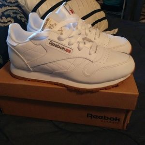 Size 2.5 youth Reebok Classics